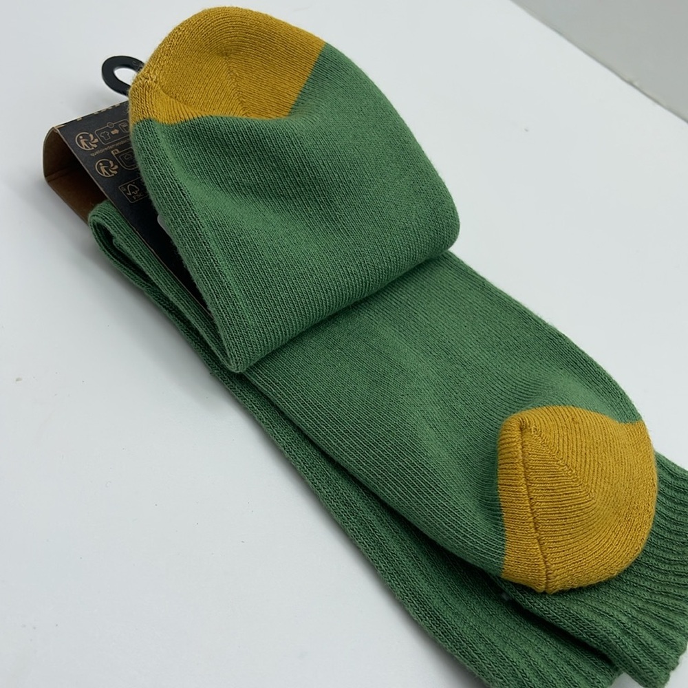 Vans Green Crew Socks VANS®
"OFF THE WALL" 1 pair Crew Socks Size Medium NWT - Picture 9 of 16
